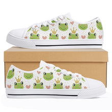 Frog Women's Low Top Canvas Shoes