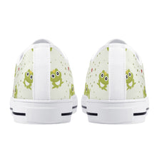 Frog Women's Low Top Canvas Shoes