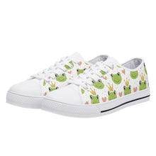 Frog Women's Low Top Canvas Shoes