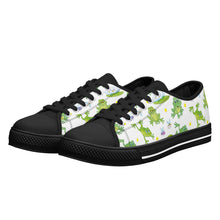 Frog Women's Low Top Canvas Shoes