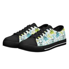 Frog Women's Low Top Canvas Shoes