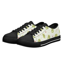 Frog Women's Low Top Canvas Shoes