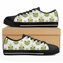 Frog Women's Low Top Canvas Shoes