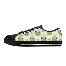 Frog Women's Low Top Canvas Shoes