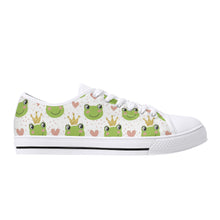 Frog Women's Low Top Canvas Shoes