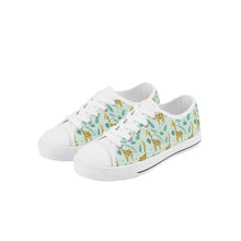 Giraffe Kid's Low Top Canvas Shoes