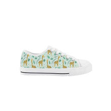 Giraffe Kid's Low Top Canvas Shoes