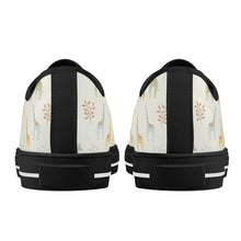 Giraffe Women's Low Top Canvas Shoes