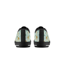 Giraffe Kid's Low Top Canvas Shoes