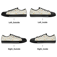 Giraffe Women's Low Top Canvas Shoes