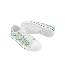 Giraffe Kid's Low Top Canvas Shoes
