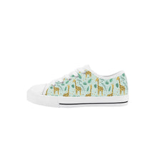 Giraffe Kid's Low Top Canvas Shoes