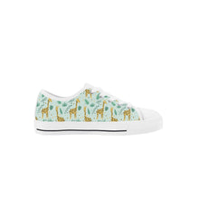 Giraffe Kid's Low Top Canvas Shoes