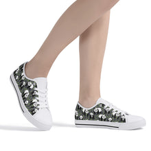 Panda Women's Low Top Canvas Shoes