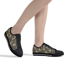 Raccoon Women's Low Top Canvas Shoes