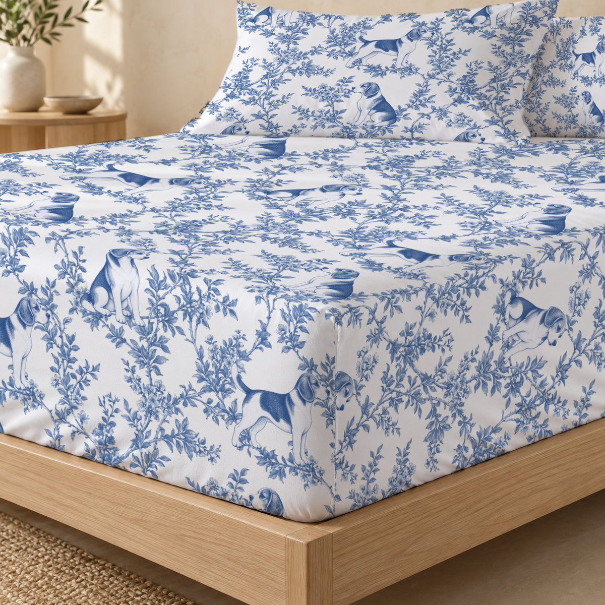 Beagle toile bedding in Blue — Fitted Corner