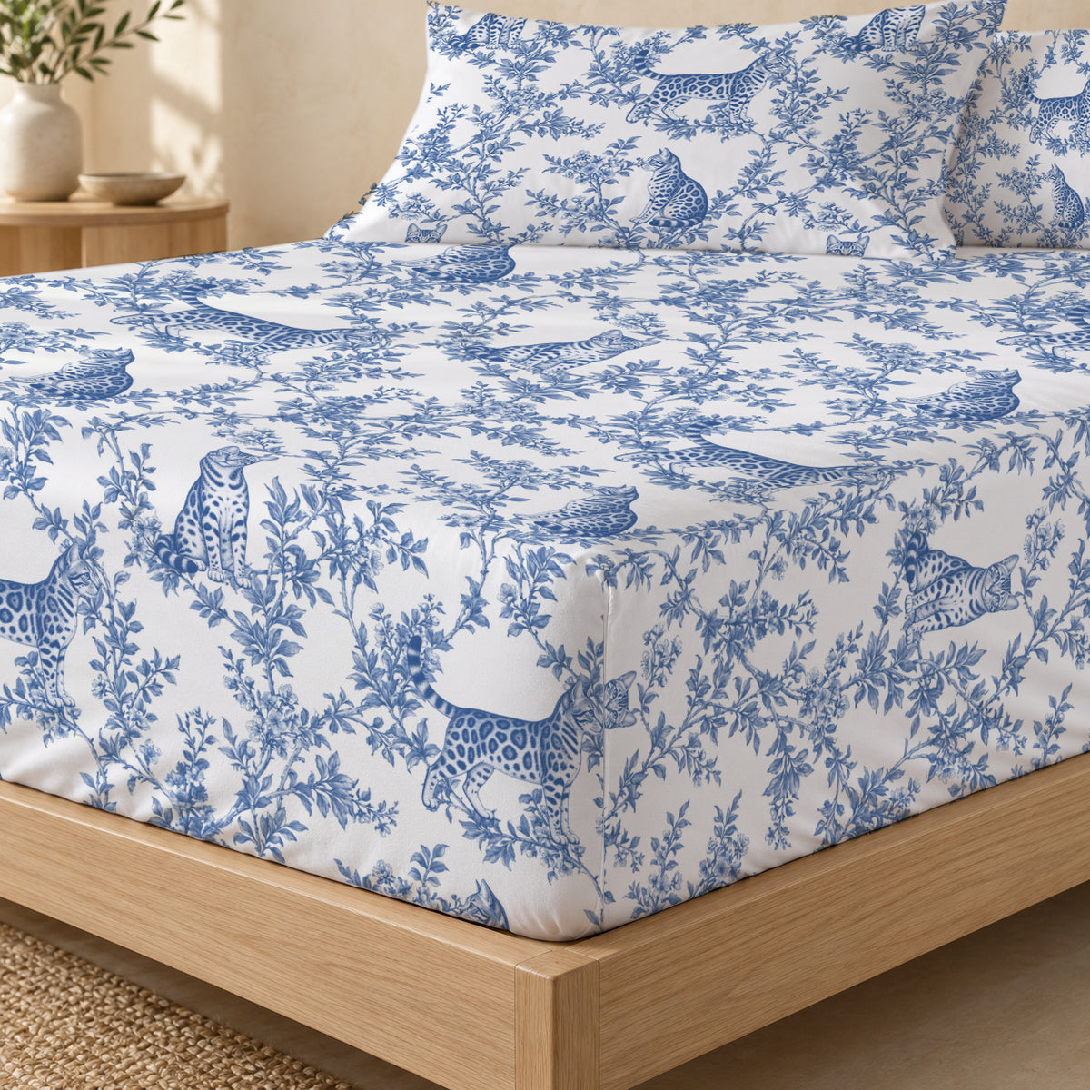 Bengal toile bedding in Blue — Fitted Corner