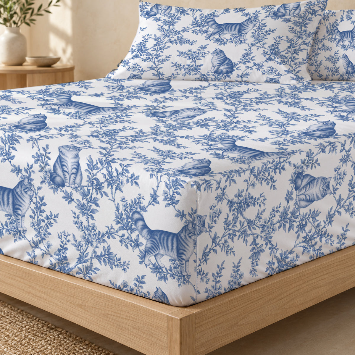 Domestic Longhair toile bedding in Blue — Fitted Corner