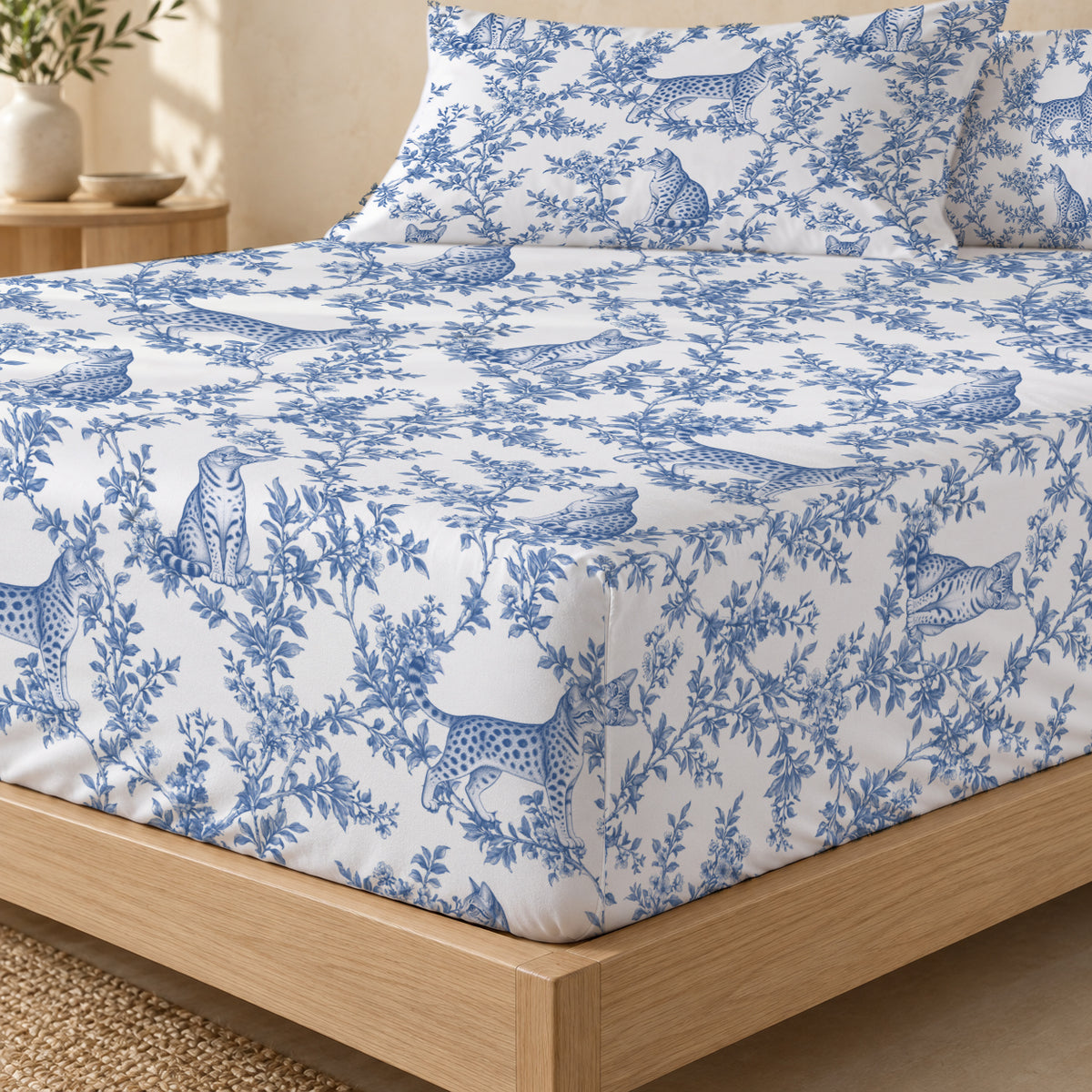 Ocicat toile bedding in Blue — Fitted Corner