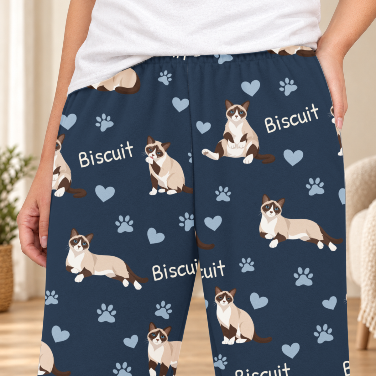 Snowshoe personalized fleece pajama close-up showing breed artwork and example pet name