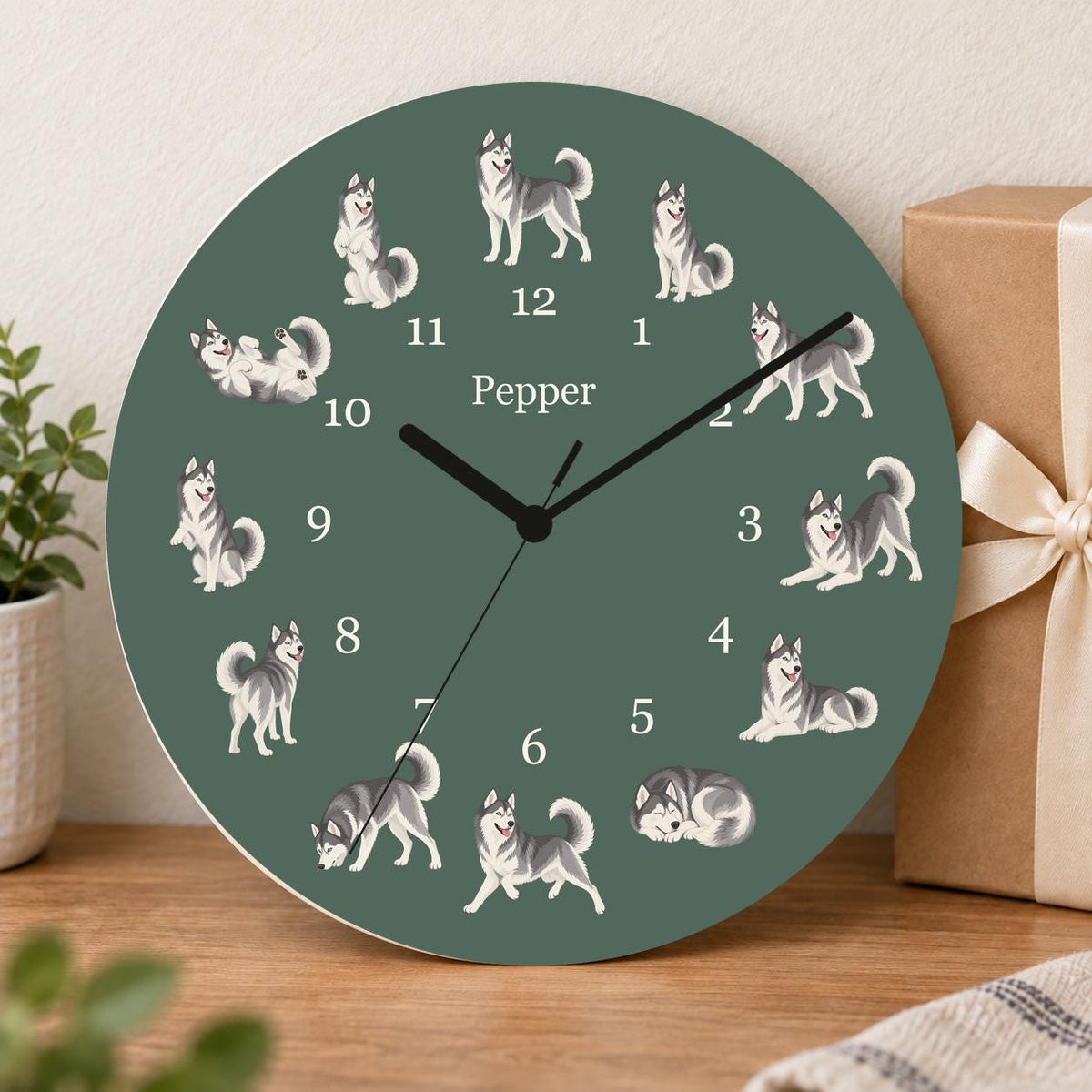 Personalized Siberian Husky wooden wall clock with example name Pepper; gift